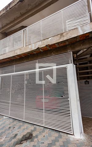 Casa para alugar com 26m², 1 quarto e sem vaga