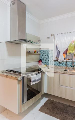 Casa à venda com 200m², 4 quartos e 2 vagas Casa à venda com 200m², 4 quartos e 2 vagasCozinha