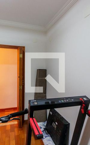 Casa à venda com 200m², 4 quartos e 2 vagas Casa à venda com 200m², 4 quartos e 2 vagasQuarto 2