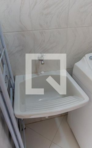 Casa à venda com 200m², 4 quartos e 2 vagas Casa à venda com 200m², 4 quartos e 2 vagasTanque