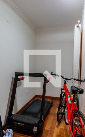 Casa à venda com 200m², 4 quartos e 2 vagas Casa à venda com 200m², 4 quartos e 2 vagasQuarto 2