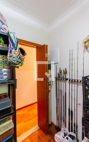 Casa à venda com 200m², 4 quartos e 2 vagas Casa à venda com 200m², 4 quartos e 2 vagasQuarto 1