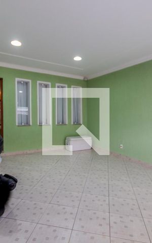 Casa à venda com 200m², 4 quartos e 2 vagas Casa à venda com 200m², 4 quartos e 2 vagasGaragem
