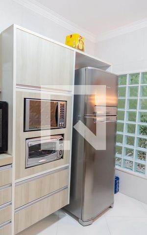 Casa à venda com 200m², 4 quartos e 2 vagas Casa à venda com 200m², 4 quartos e 2 vagasCozinha