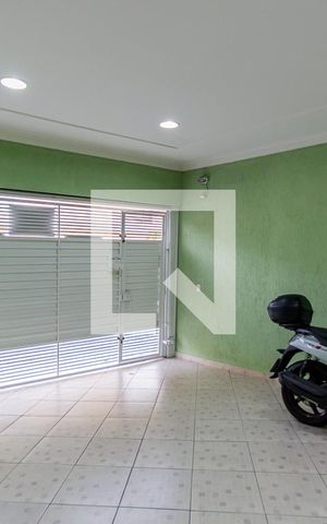 Casa à venda com 200m², 4 quartos e 2 vagas Casa à venda com 200m², 4 quartos e 2 vagasGaragem