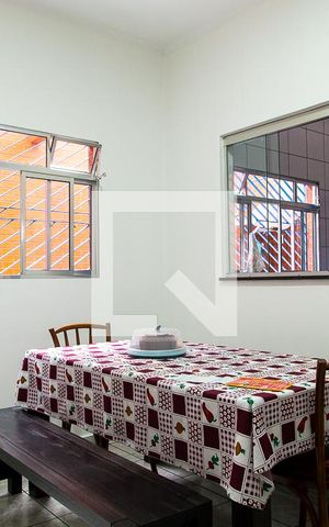 Casa à venda com 140m², 5 quartos e 4 vagas Casa à venda com 140m², 5 quartos e 4 vagasSala de Almoço