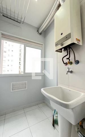 Apartamento à venda com 70m², 2 quartos e 1 vaga Apartamento à venda com 70m², 2 quartos e 1 vagaÁrea de Serviço