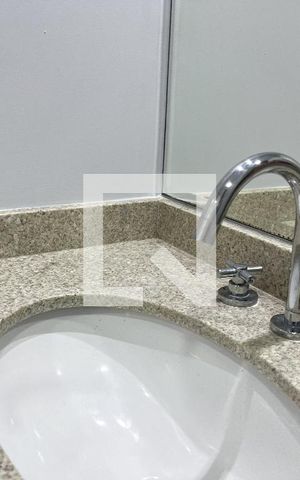 Apartamento à venda com 70m², 2 quartos e 1 vaga Apartamento à venda com 70m², 2 quartos e 1 vagaBanheiro Corredor