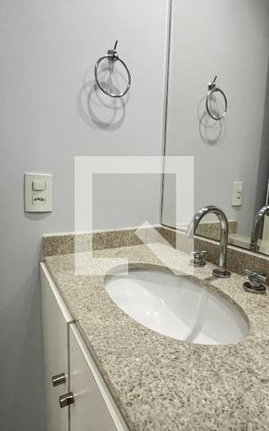 Apartamento à venda com 70m², 2 quartos e 1 vaga Apartamento à venda com 70m², 2 quartos e 1 vagaBanheiro Corredor