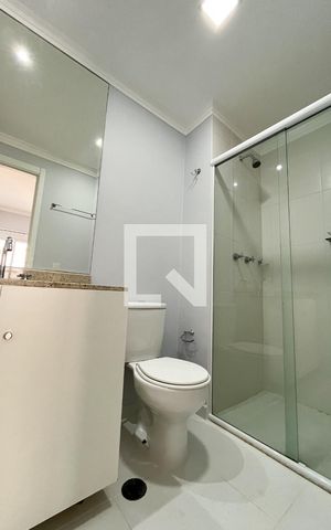 Apartamento à venda com 70m², 2 quartos e 1 vaga Apartamento à venda com 70m², 2 quartos e 1 vagaBanheiro da Suíte