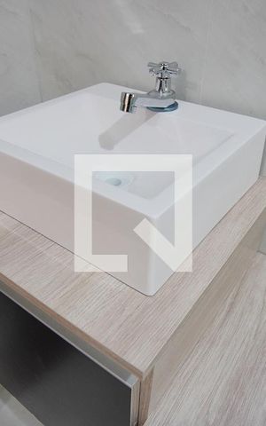 Apartamento para alugar com 70m², 2 quartos e sem vagaBanheiro Corredor