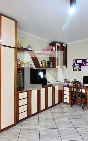 Casa à venda com 372m², 4 quartos e 4 vagasQuarto 2