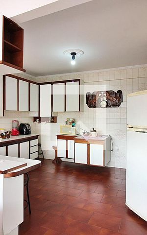 Casa à venda com 372m², 4 quartos e 4 vagasCozinha 1