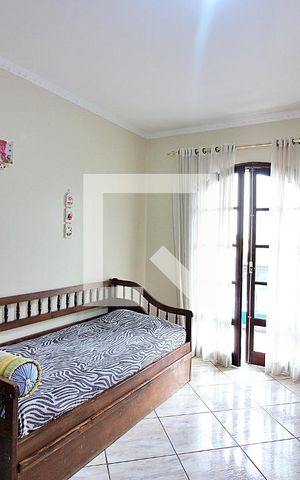 Casa à venda com 372m², 4 quartos e 4 vagasQuarto 2