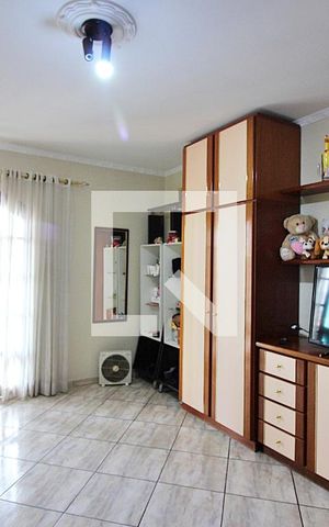 Casa à venda com 372m², 4 quartos e 4 vagasQuarto 2