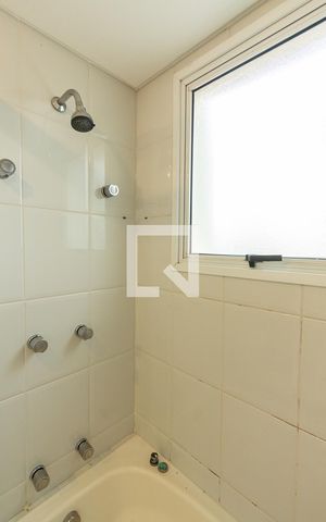 Apartamento para alugar com 79m², 2 quartos e 2 vagasBanheiro da Suíte