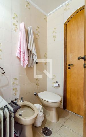 Apartamento à venda com 142m², 4 quartos e 3 vagasBanheiro da suíte 2