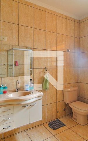 Casa à venda com 148m², 4 quartos e 5 vagasBanheiro 1