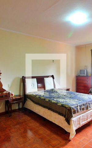 Casa à venda com 148m², 4 quartos e 5 vagasQuarto Suíte