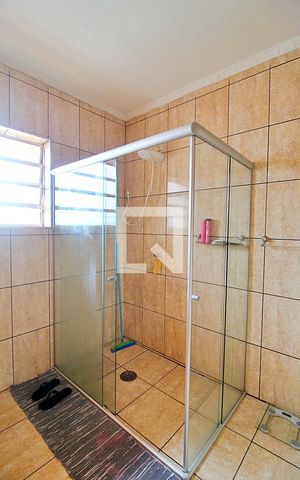 Casa à venda com 148m², 4 quartos e 5 vagasBanheiro 1