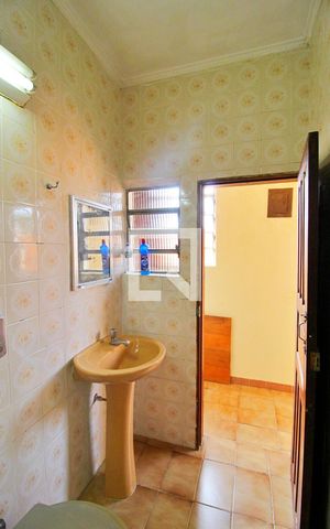 Casa à venda com 148m², 4 quartos e 5 vagasBanheiro 2