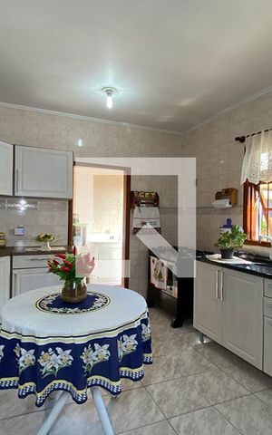 Casa à venda com 240m², 3 quartos e 1 vagaCozinha 