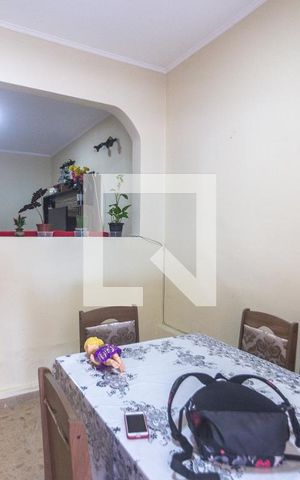 Casa à venda com 150m², 3 quartos e 2 vagas Casa à venda com 150m², 3 quartos e 2 vagasSala de jantar