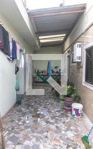 Casa à venda com 150m², 3 quartos e 2 vagas Casa à venda com 150m², 3 quartos e 2 vagasQuintal