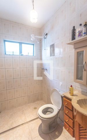 Casa à venda com 150m², 3 quartos e 2 vagas Casa à venda com 150m², 3 quartos e 2 vagasBanheiro suíte 3