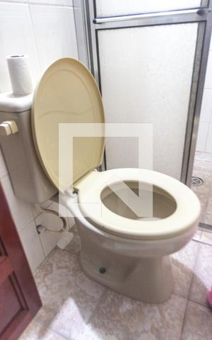 Casa à venda com 150m², 3 quartos e 2 vagas Casa à venda com 150m², 3 quartos e 2 vagasVaso