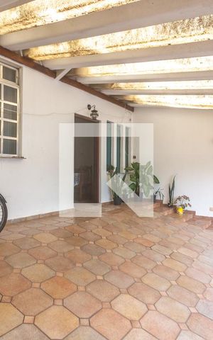 Casa à venda com 150m², 3 quartos e 2 vagas Casa à venda com 150m², 3 quartos e 2 vagasGaragem