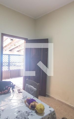 Casa à venda com 150m², 3 quartos e 2 vagas Casa à venda com 150m², 3 quartos e 2 vagasSala de jantar