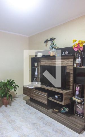 Casa à venda com 150m², 3 quartos e 2 vagas Casa à venda com 150m², 3 quartos e 2 vagasSala de estar