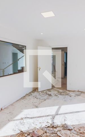 Casa à venda com 350m², 5 quartos e 4 vagas Casa à venda com 350m², 5 quartos e 4 vagasSuite 2