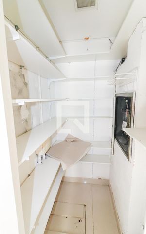 Casa à venda com 350m², 5 quartos e 4 vagas Casa à venda com 350m², 5 quartos e 4 vagasCozinha
