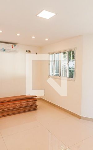 Casa à venda com 350m², 5 quartos e 4 vagas Casa à venda com 350m², 5 quartos e 4 vagasSuite 1