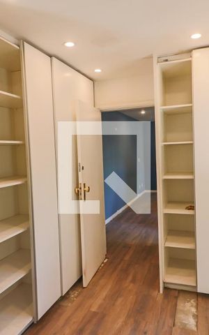 Casa à venda com 350m², 5 quartos e 4 vagas Casa à venda com 350m², 5 quartos e 4 vagasSuite 3