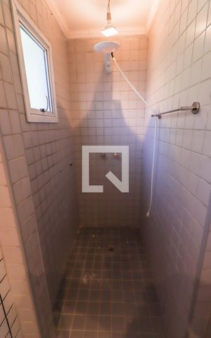 Casa à venda com 350m², 5 quartos e 4 vagas Casa à venda com 350m², 5 quartos e 4 vagasSuite 4