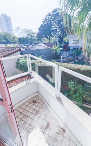 Casa à venda com 350m², 5 quartos e 4 vagas Casa à venda com 350m², 5 quartos e 4 vagasSuite 2