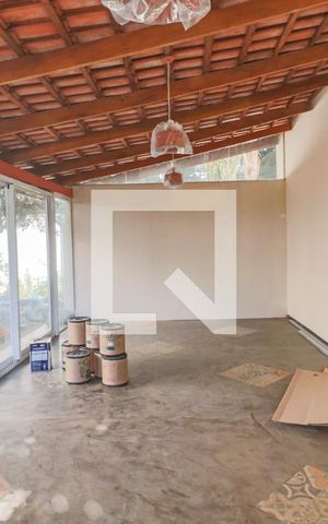 Casa à venda com 350m², 5 quartos e 4 vagas Casa à venda com 350m², 5 quartos e 4 vagasQuintal