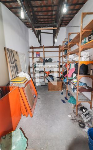 Casa à venda com 350m², 5 quartos e 4 vagas Casa à venda com 350m², 5 quartos e 4 vagasLavanderia