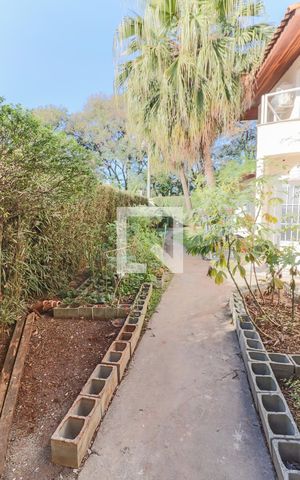 Casa à venda com 350m², 5 quartos e 4 vagas Casa à venda com 350m², 5 quartos e 4 vagasQuintal
