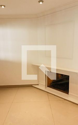 Casa à venda com 350m², 5 quartos e 4 vagas Casa à venda com 350m², 5 quartos e 4 vagasSala Lareira