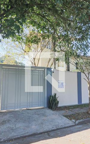 Casa à venda com 350m², 5 quartos e 4 vagas Casa à venda com 350m², 5 quartos e 4 vagasFachada
