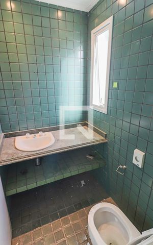 Casa à venda com 350m², 5 quartos e 4 vagas Casa à venda com 350m², 5 quartos e 4 vagasSuite 2