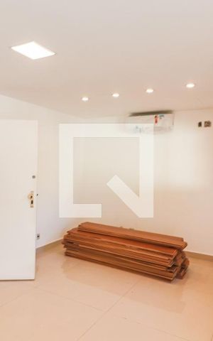 Casa à venda com 350m², 5 quartos e 4 vagas Casa à venda com 350m², 5 quartos e 4 vagasSuite 1\