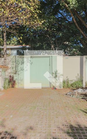Casa à venda com 350m², 5 quartos e 4 vagas Casa à venda com 350m², 5 quartos e 4 vagasQuintal