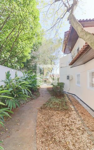 Casa à venda com 350m², 5 quartos e 4 vagas Casa à venda com 350m², 5 quartos e 4 vagasQuintal