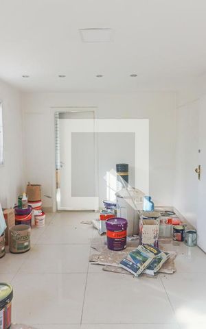 Casa à venda com 350m², 5 quartos e 4 vagas Casa à venda com 350m², 5 quartos e 4 vagasCozinha