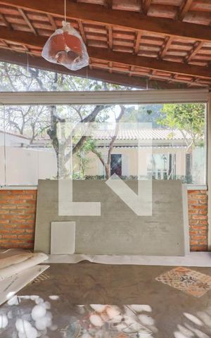 Casa à venda com 350m², 5 quartos e 4 vagas Casa à venda com 350m², 5 quartos e 4 vagasQuintal